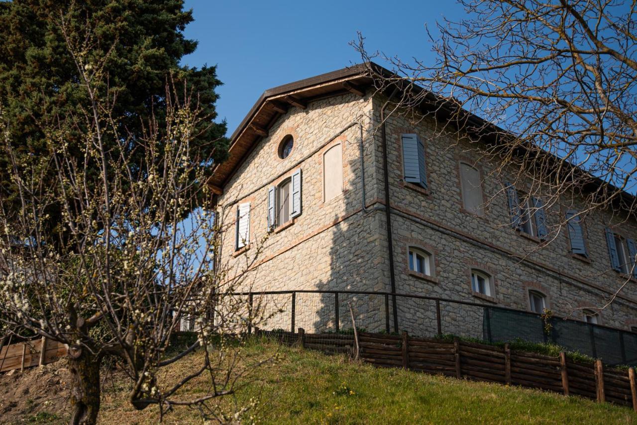 Casale Monte Valestra Bed and Breakfast Bebbio Exteriör bild