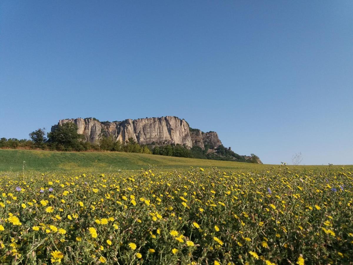 Casale Monte Valestra Bed and Breakfast Bebbio Exteriör bild